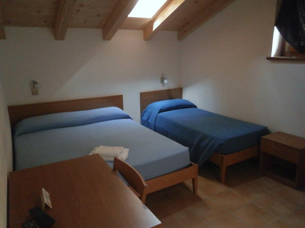 Ai Vecchi Molini Panzió Castello Tesino Szoba fotó