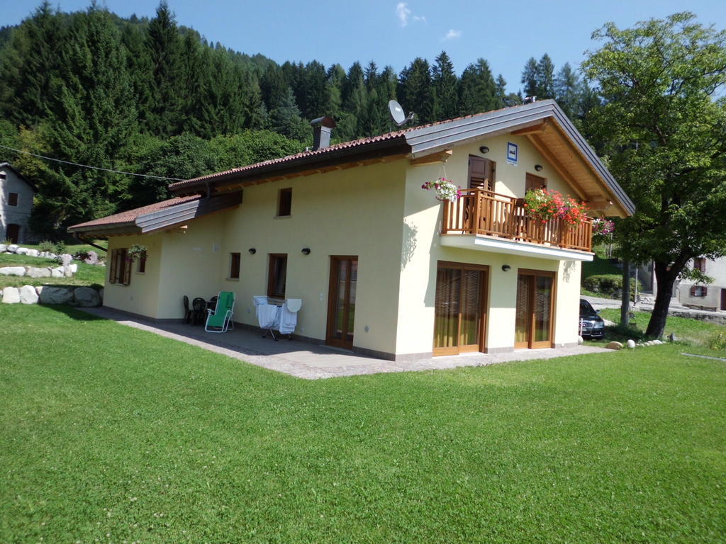 Ai Vecchi Molini Panzió Castello Tesino Kültér fotó